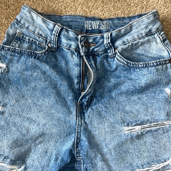 Jean shorts - Picture 2 of 3